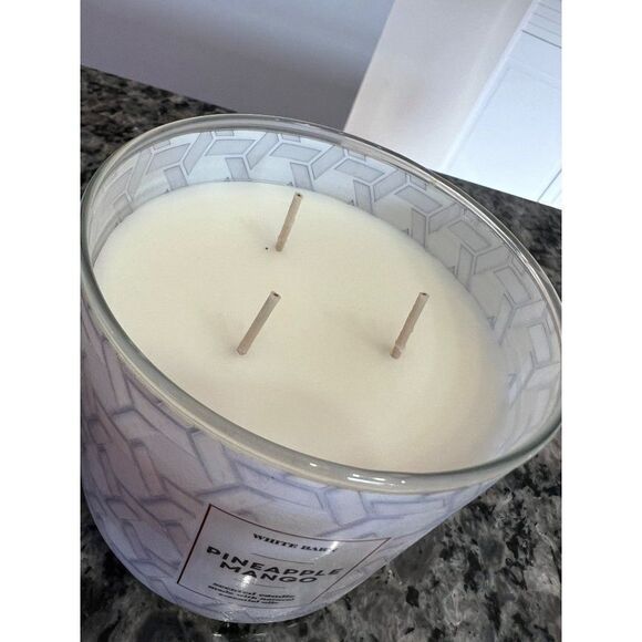 Bath And Body Works Candle BBW Pineapple Mango - Picture 3 of 4